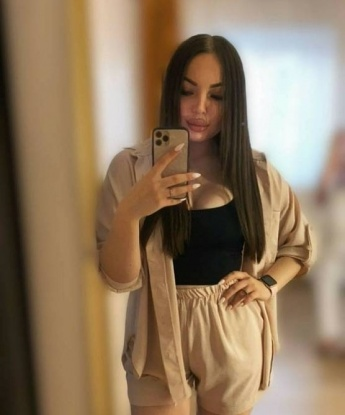 Опытная и раскрепощенная леди поможет тебе расслабиться и забыть обо всех проблемах. Встреча со мной - это нечто большее, чем просто секс. Это настоящий релакс и океан удовольствия. 830, 23 года