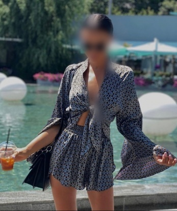 Живу в Москве и готова подарить тебе незабываемые моменты нашей интимной встречи. У меня множество услуг, которые доставят тебе истинное наслаждение, включая массаж, оральные ласки и многое другое. Выполню все твои секретные фантазии и подарю море удовольствия. Отзывы моих клиентов говорят сами за себя - я непревзойденная в своем деле. Посмотри мои фото и увидишь, насколько я сексуальна и соблазнительна. Жду от тебя звонка, чтобы воплотить все твои сокровенные мечты в реальность 🔥 7318, 21 год